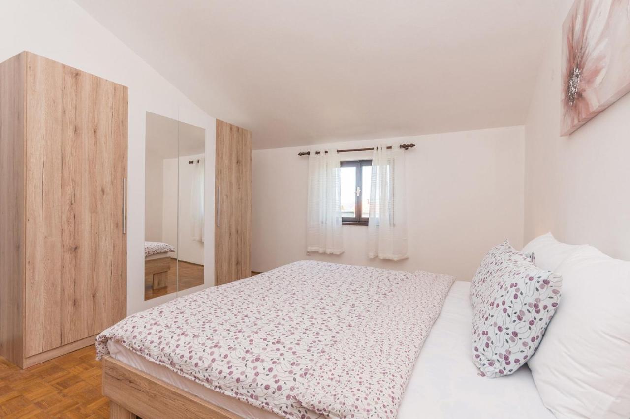Apartment Lucija Biograd Na Moru Exterior photo